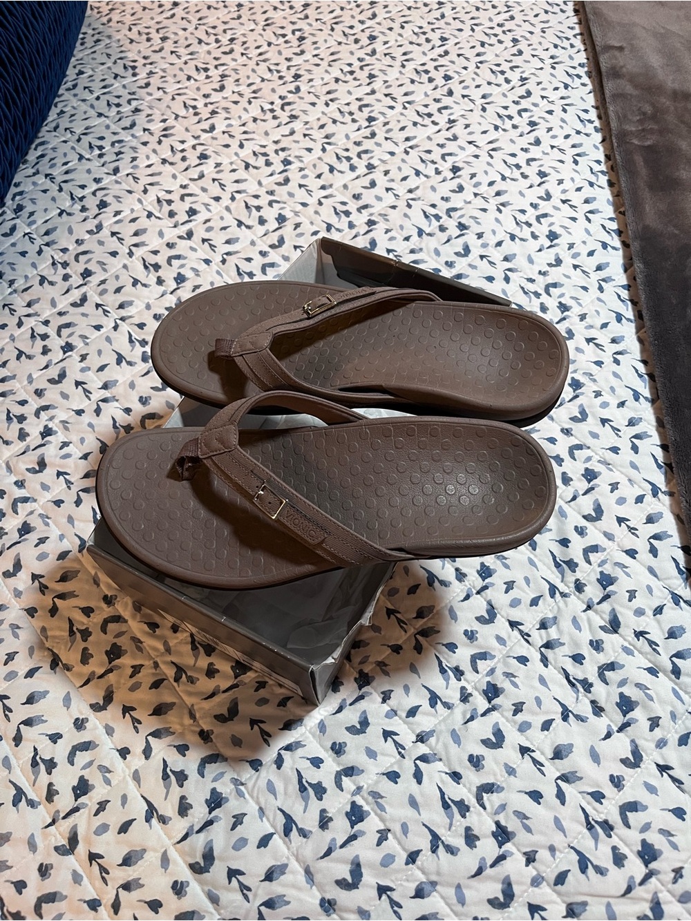 Vionic Women's Flip Flops in Greige - Picture 3 of 6